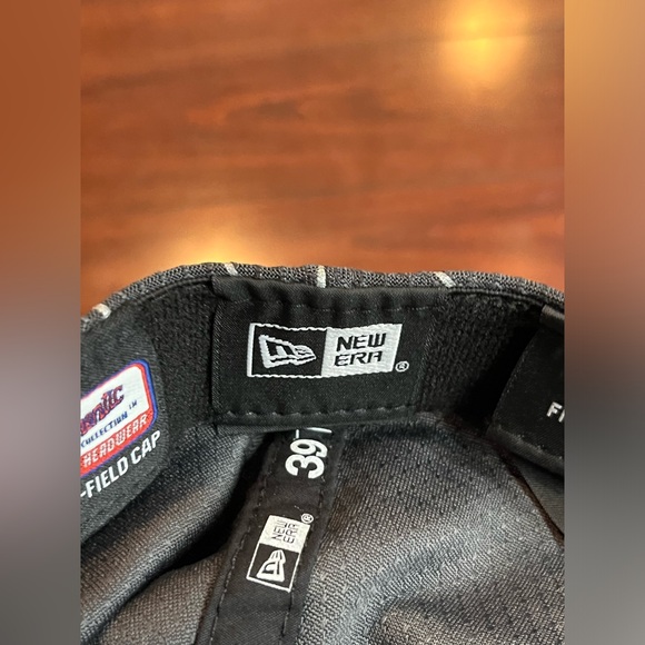 Boston Red Sox New Era 2018 World Series Champions Locker Room 39THIRTY OSFM Hat - Picture 11 of 14